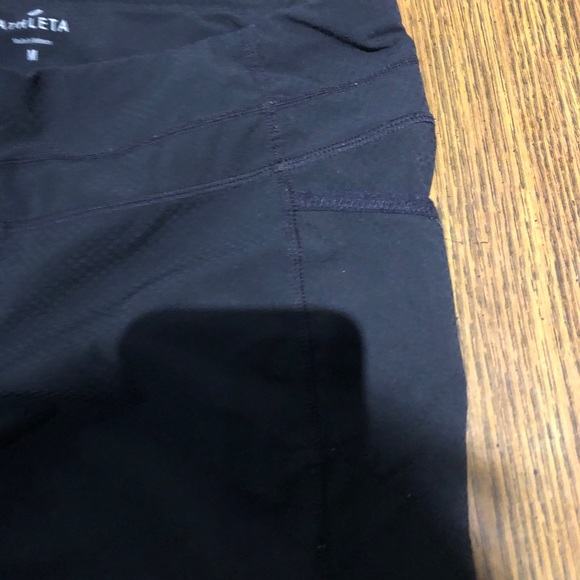 🌸 ATHLETA 🏋🏻‍♀️ Capri reflective -M - pockets - Picture 4 of 6